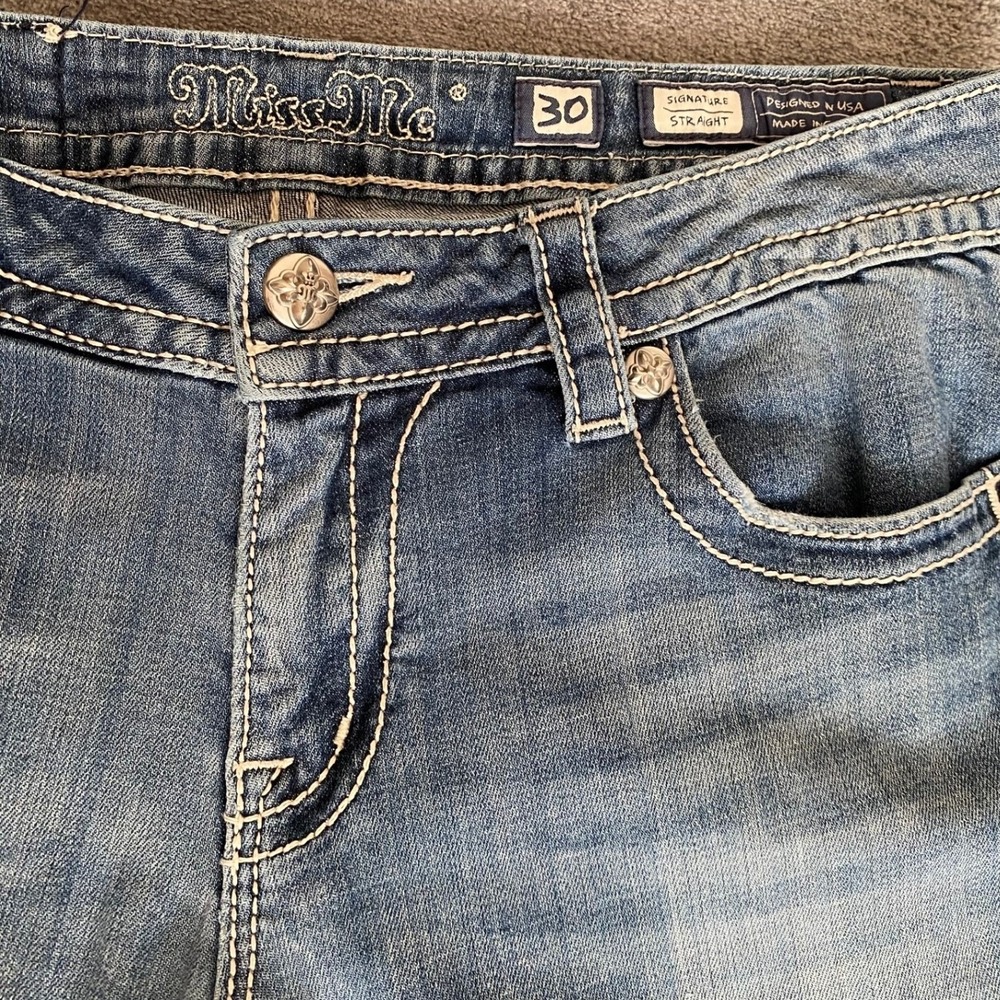 Miss Me Signature Straight Jeans 30x33 Blue Embroidered Sequin Low Rise Denim - Picture 10 of 16